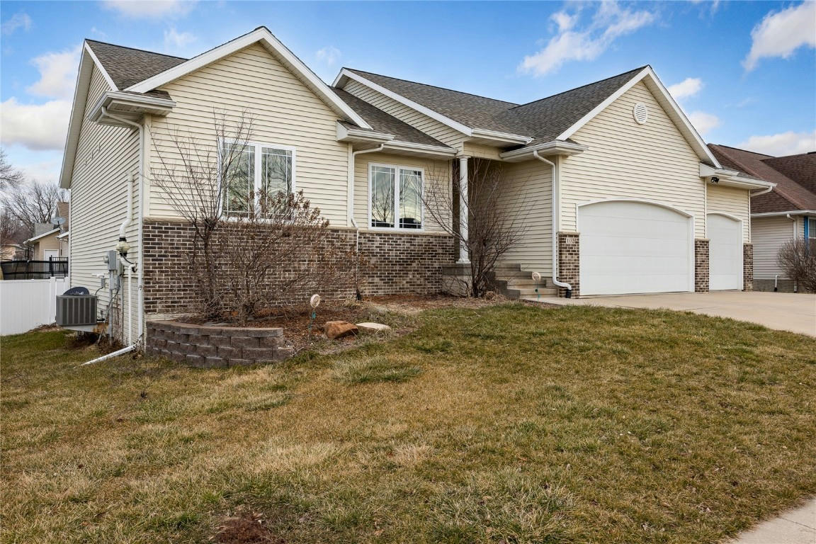 103 WHISPERING WIND LN, CENTER POINT, IA 52213, photo 1 of 23